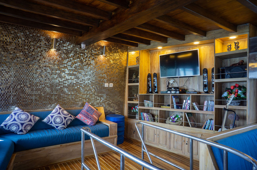 Bar and Lounge Area - Cajoma V