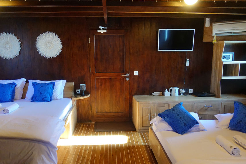 Upper Deck Cabin - Cajoma V
