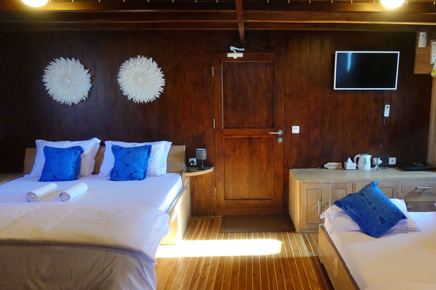 Upper Deck Cabin - Cajoma V
