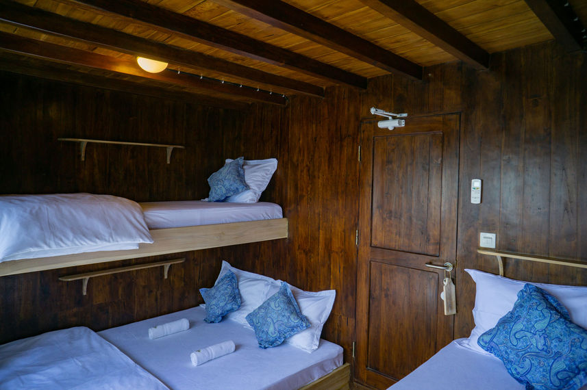 Upper Deck Cabin - Cajoma V