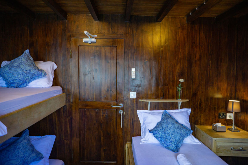 Upper Deck Cabin - Cajoma V