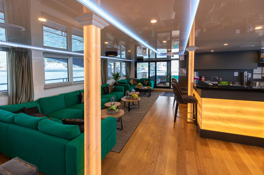 Indoor Saloon - Antaris