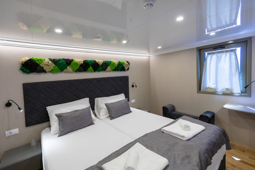 Upper Deck Cabin - Antaris