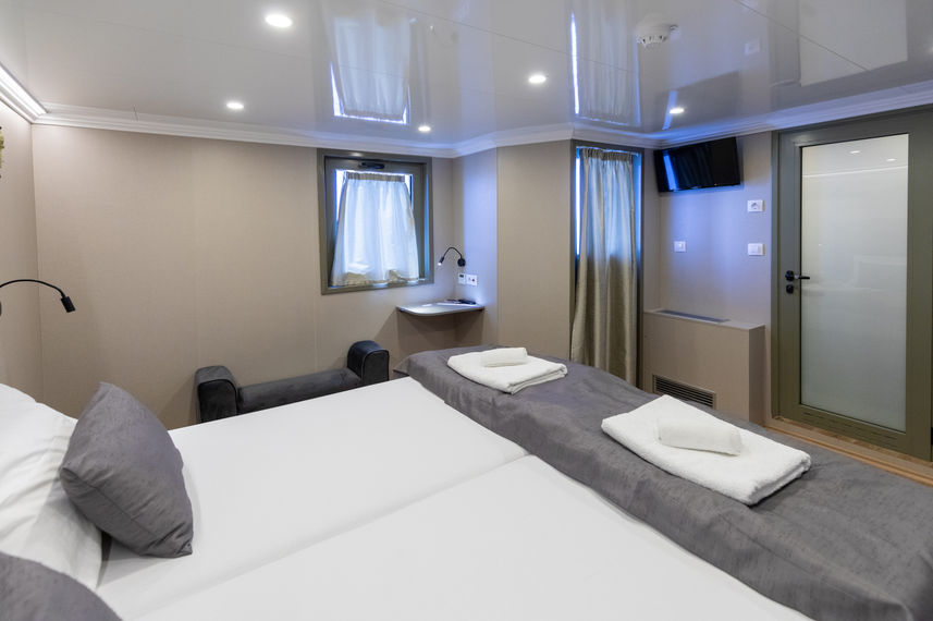 Upper Deck Cabin - Antaris
