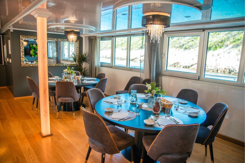Dining Room - Antaris