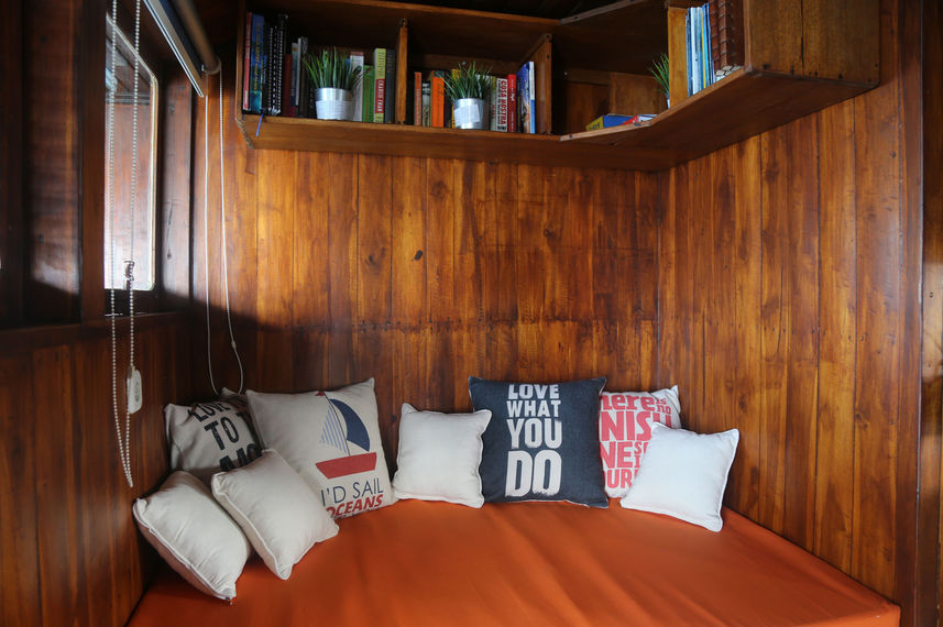 Lounge and reading area