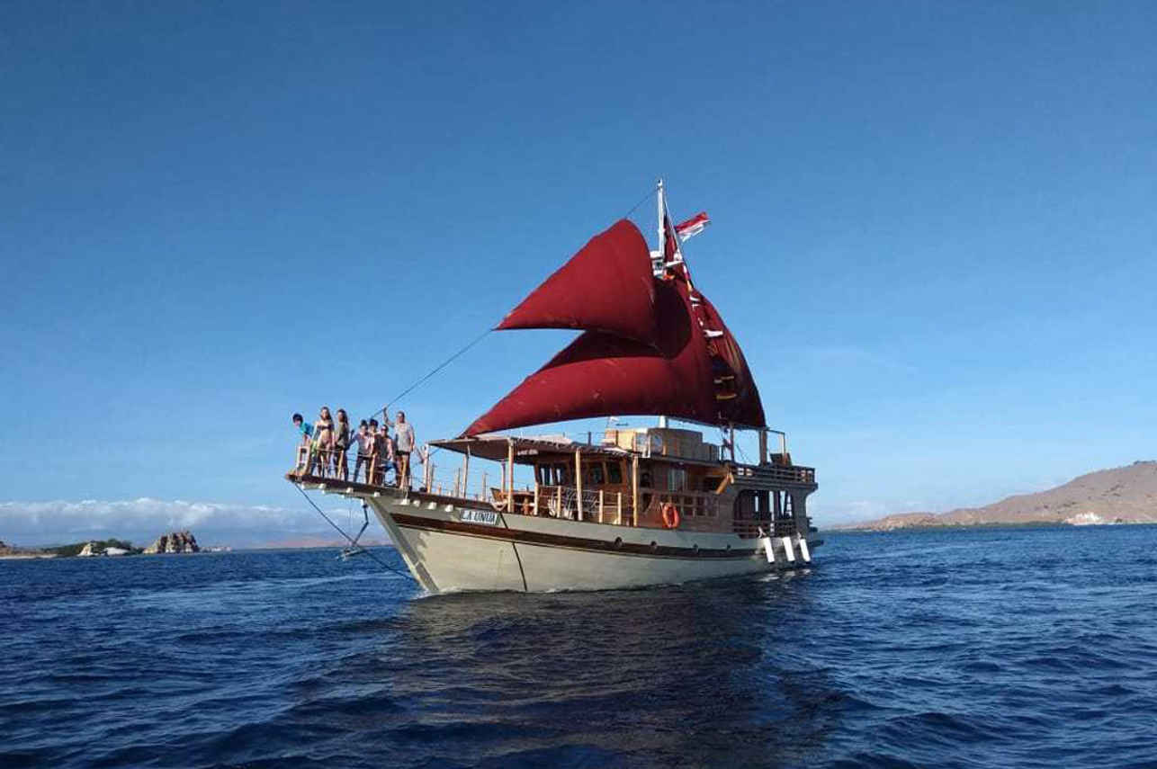 La Unua