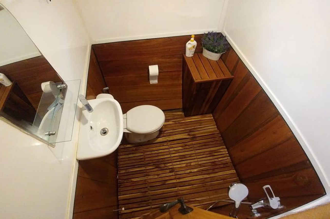 #en-suitebathroom - La Unua