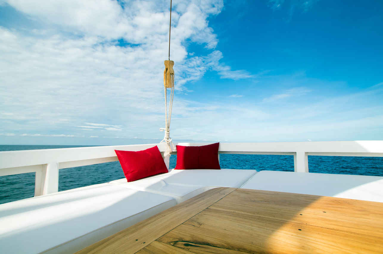 Sun Deck - Maki