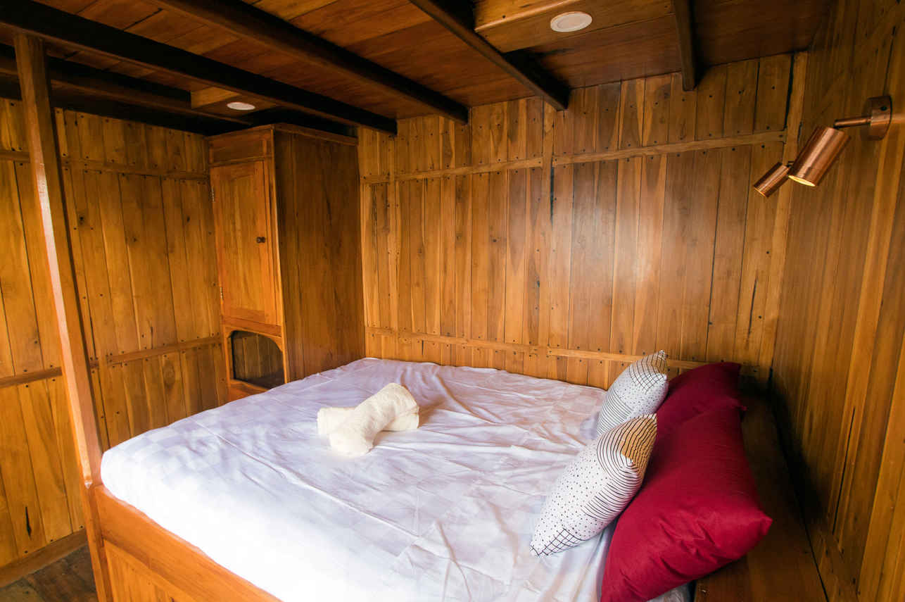 Upper Deck Cabin - Maki