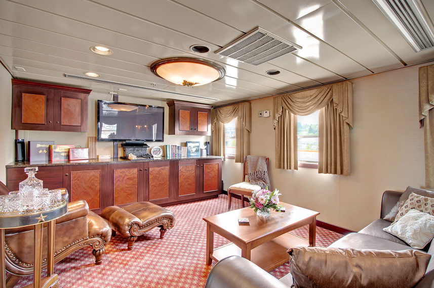Commodore Suite