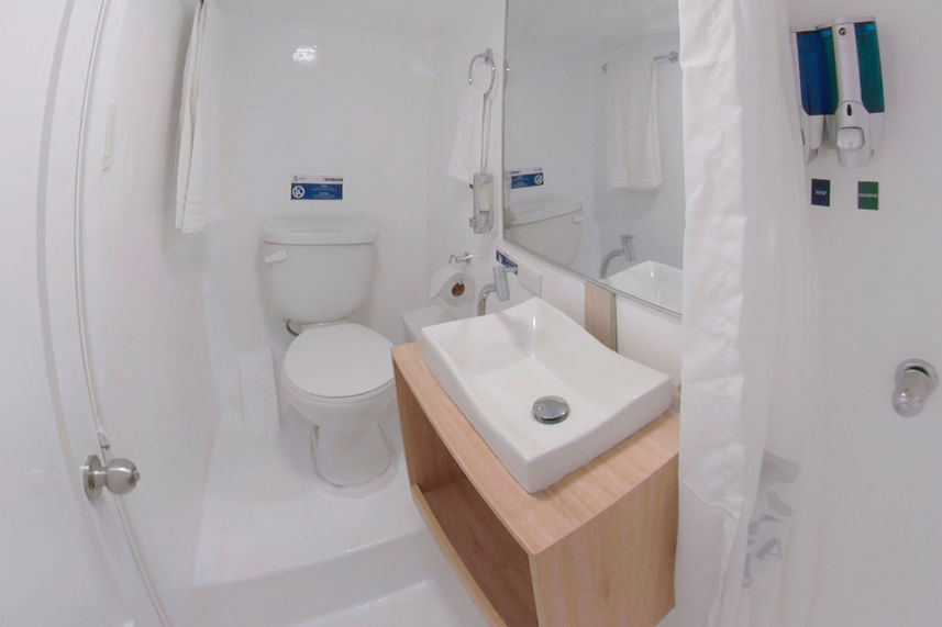 En-Suite bathrooms - Aqua