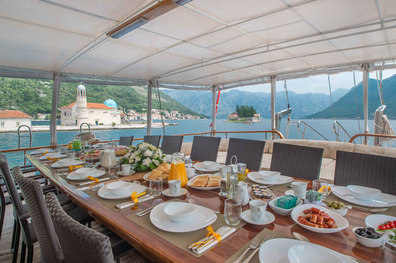 Outdoor Dining - Sadri Usta