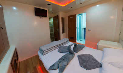 Double Cabin