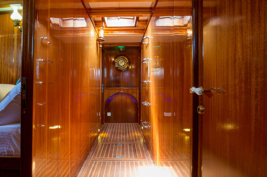 Adatepe 4 Hallway