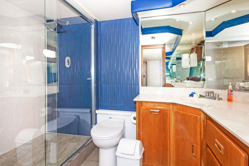 En-Suite bathrooms - Nautilus Gallant Lady