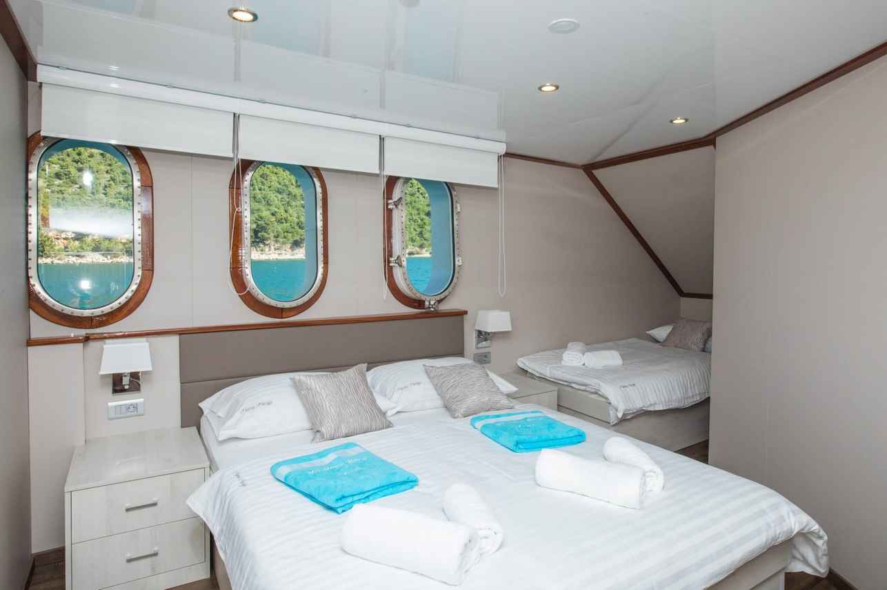 Main Deck Cabin - Mama Marija