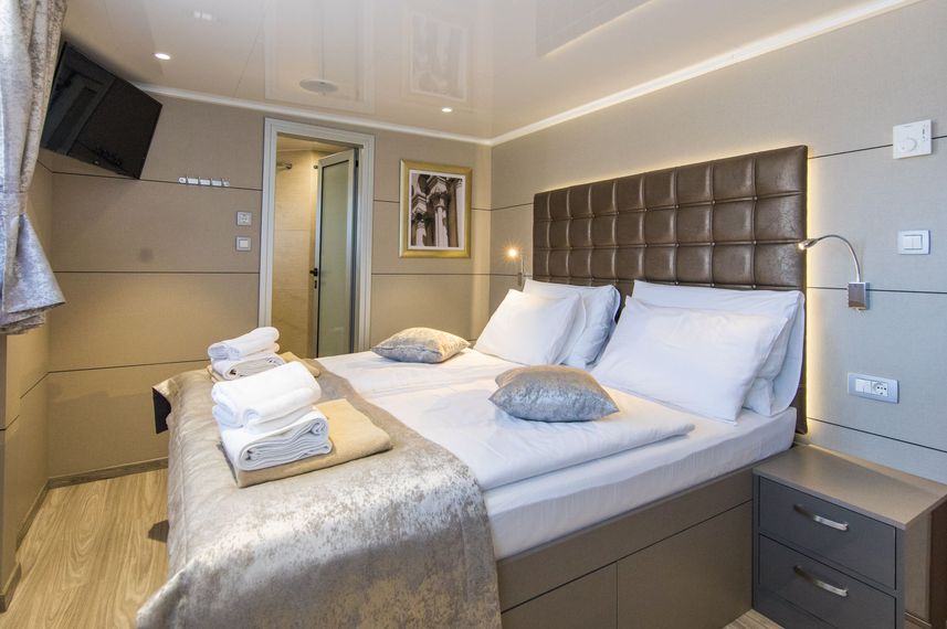 Main Deck Cabin - Ambassador