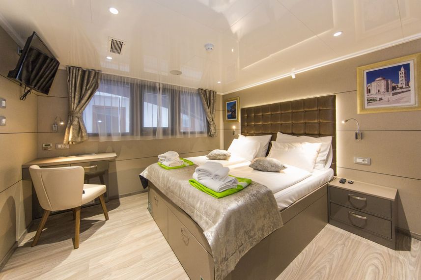 Main Deck Cabin - Ambassador