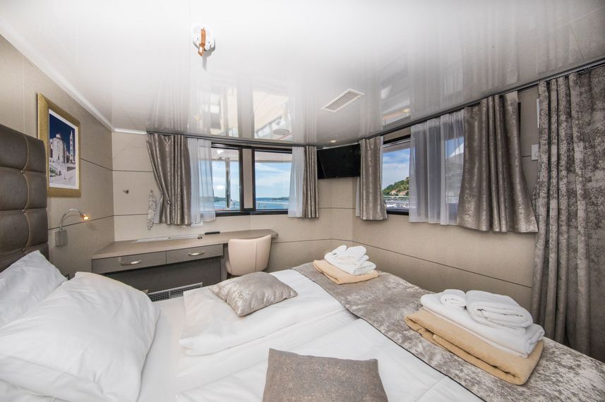 Main Deck Cabin - Ambassador