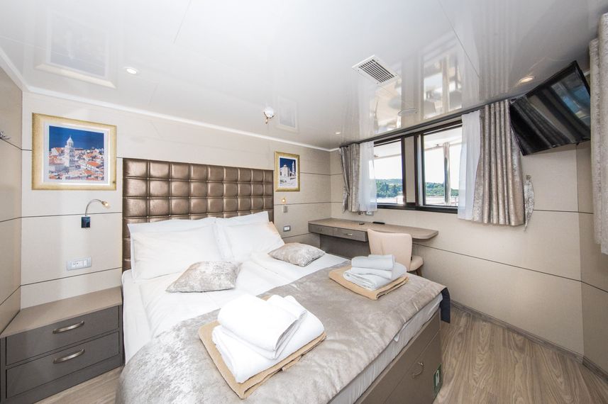 Main Deck Cabin - Ambassador