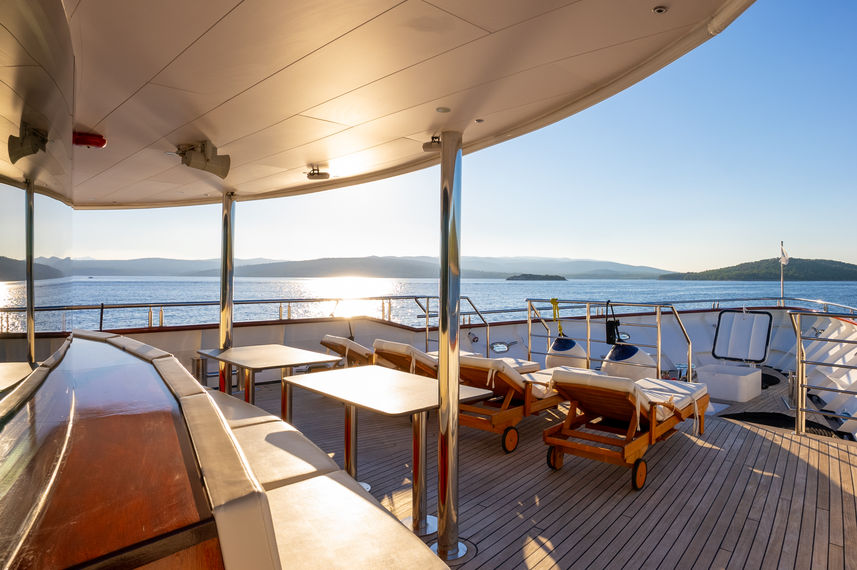 Sun Deck - Ambassador