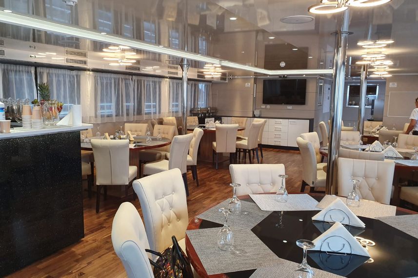 Dining Room - Ambassador