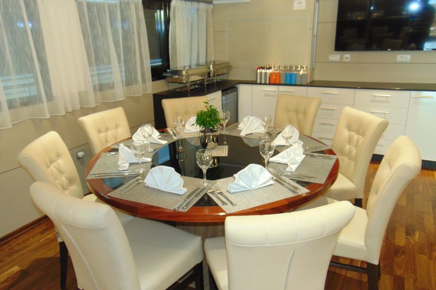 Dining Room - Ambassador