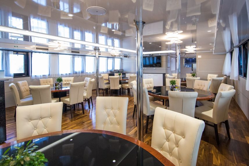 Dining Room - Ambassador