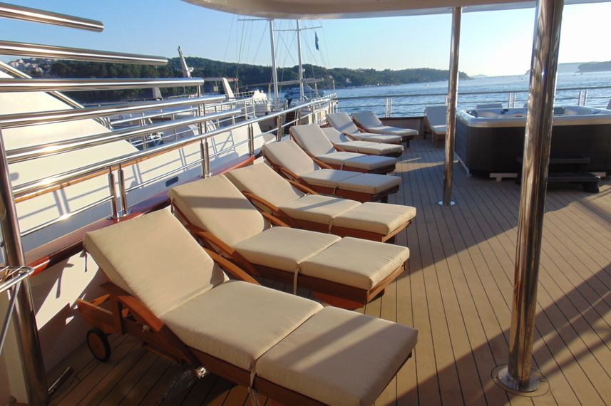 Sun Deck - Ambassador