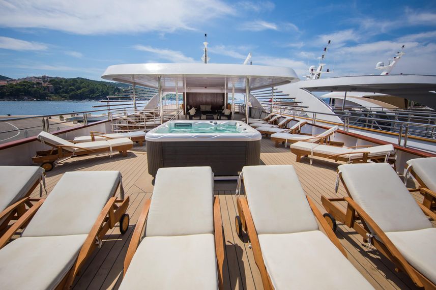 Sun Deck - Ambassador