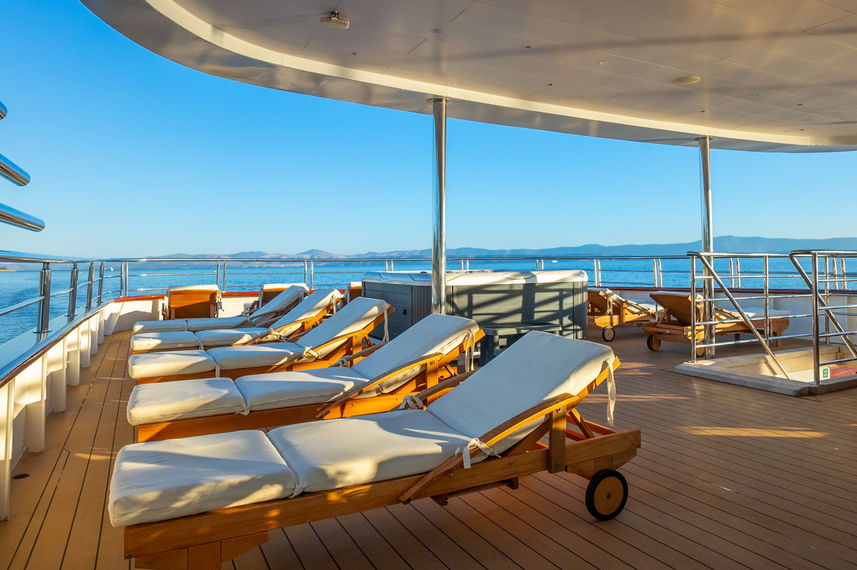 Sun Deck - Ambassador