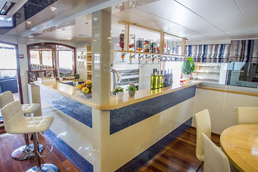 Bar Area - Captain Bota