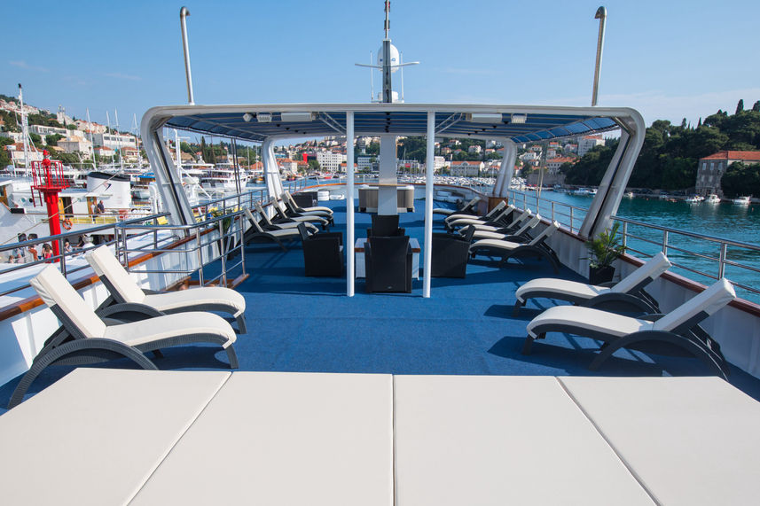 Sun Deck - Captain Bota