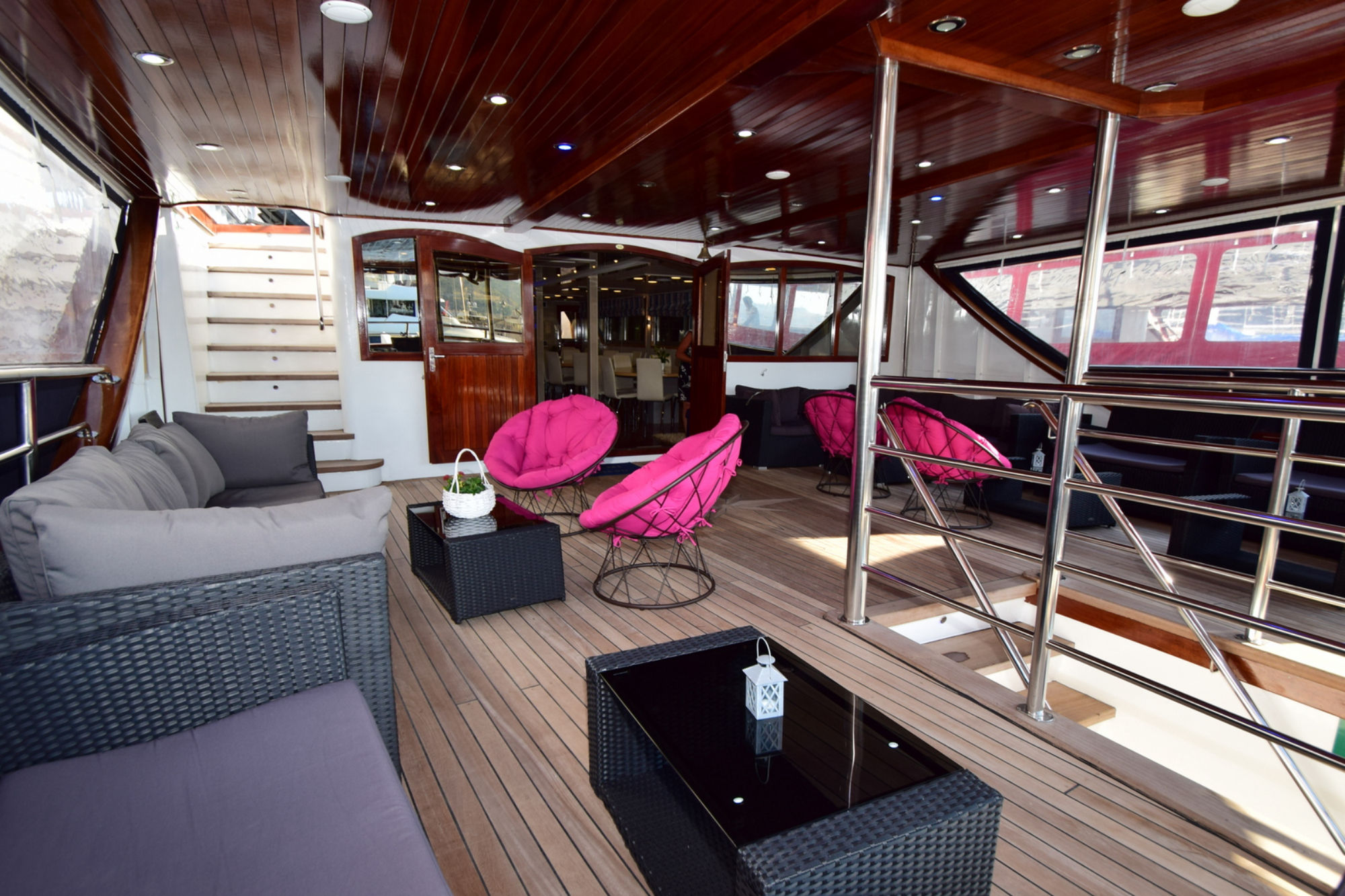 Lounge Externo - Captain Bota