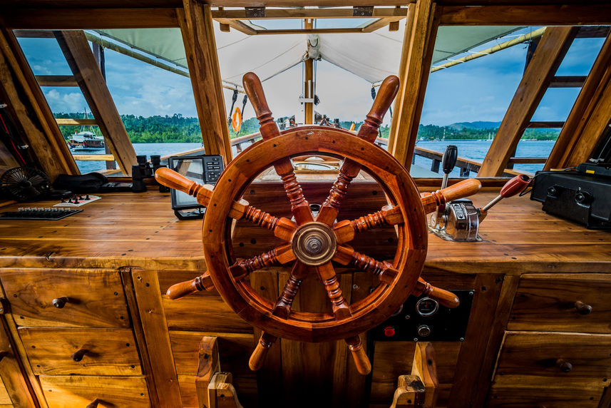 Captains Helm - Akomo Isseki