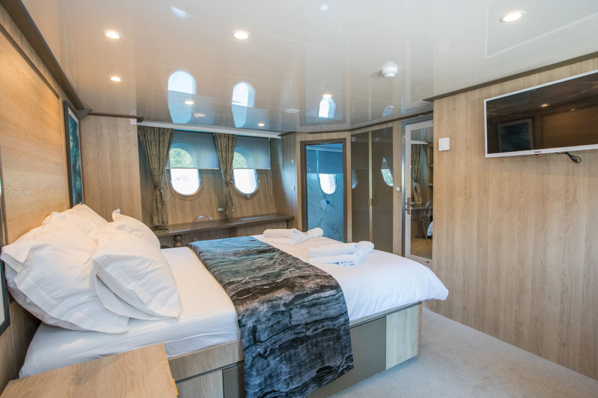 Main Deck Cabin - Agape Rose