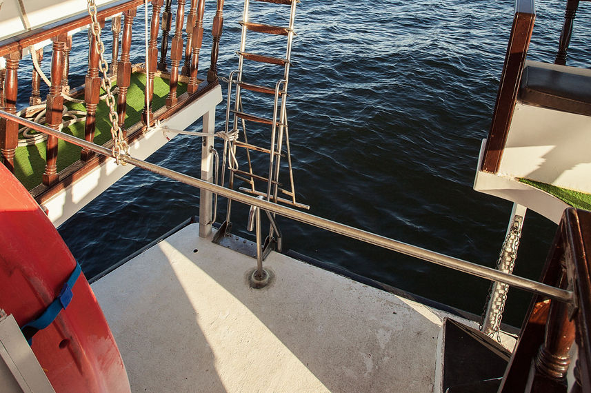 Duikplatform - Red Dhow