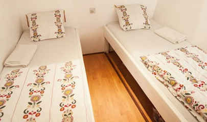 Single Cabins