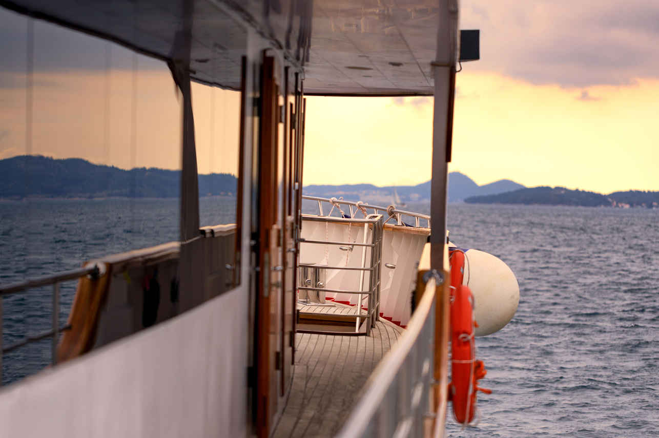 Side Deck
