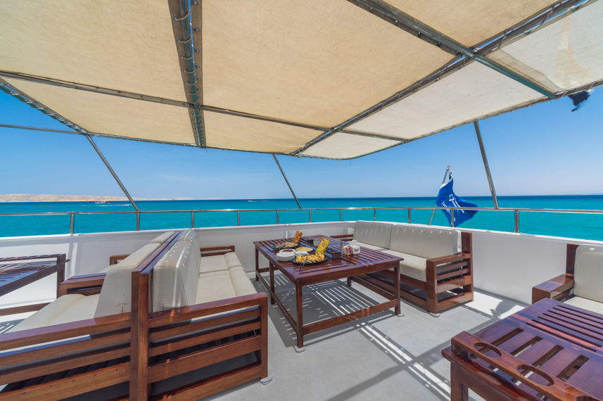 Sundeck Lounge