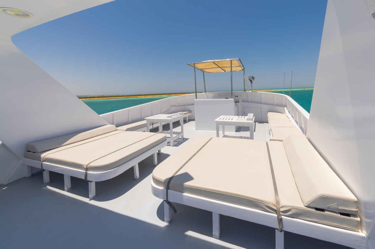 Sundeck Lounge