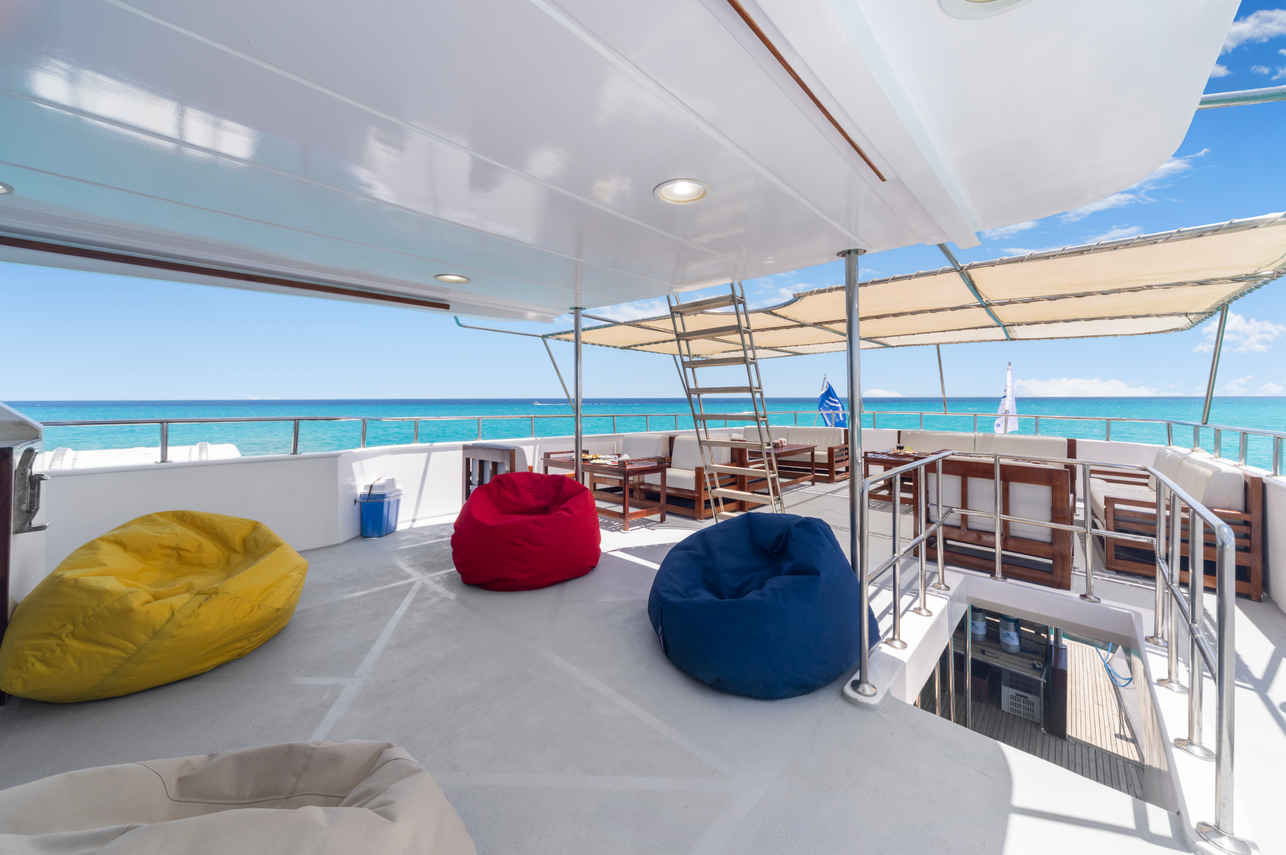 Sundeck Lounge