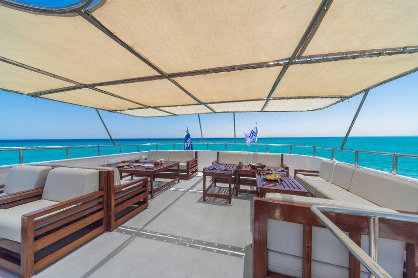 Sundeck Lounge