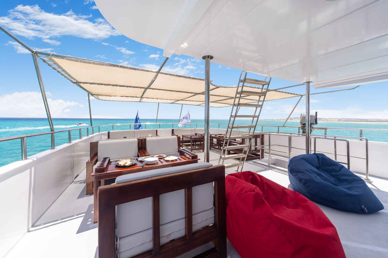 Sundeck Lounge