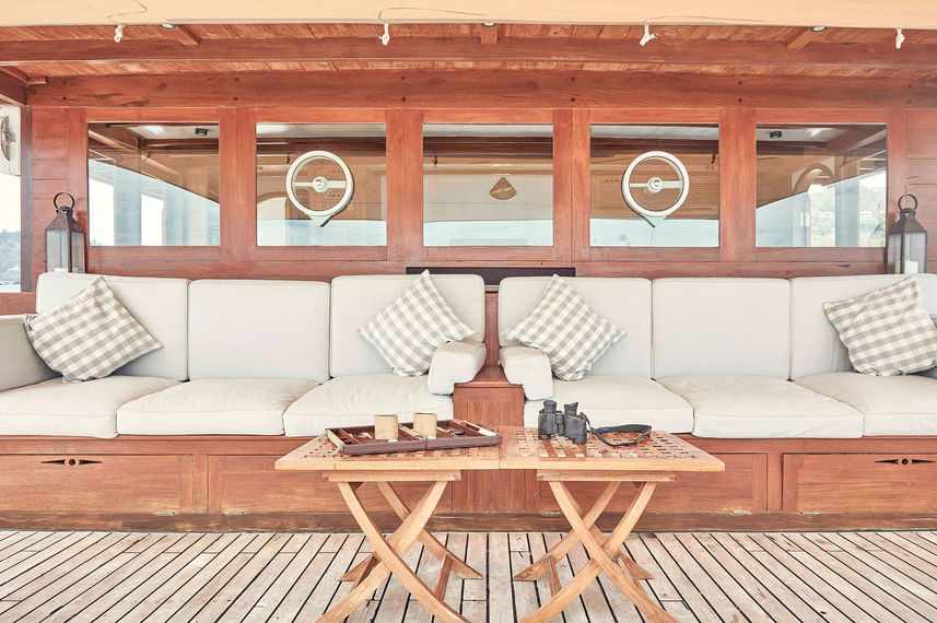 Outdoor Lounge - Mischief