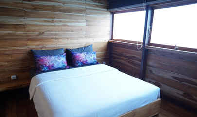 Upperdeck Cabins
