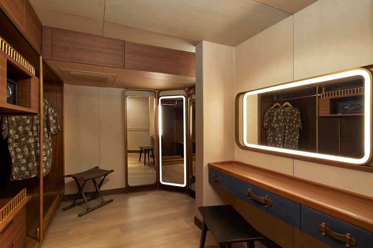Master Suite Wardrobe