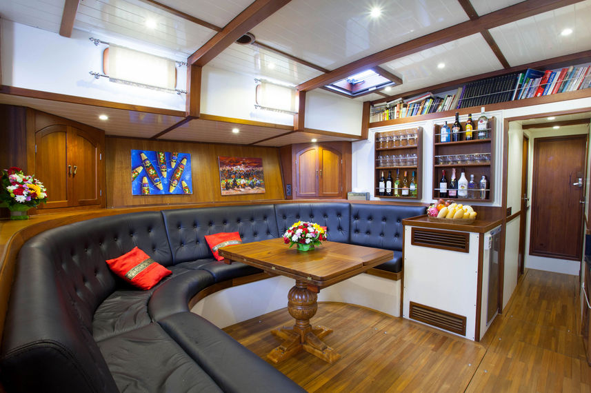 Bar and Lounge Area - Dallinghoo
