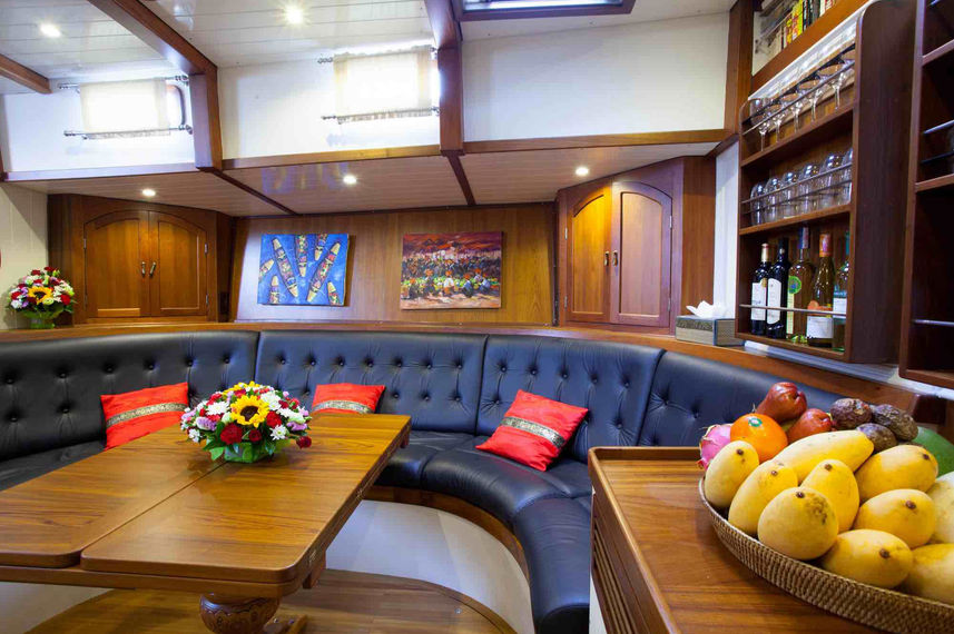 Bar and Lounge Area - Dallinghoo